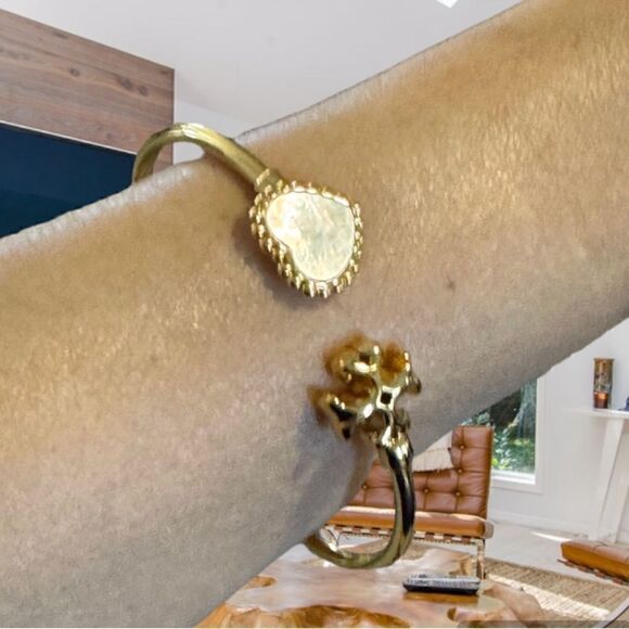 Tory Burch Jewelry - TORY BURCH ROXANNE HEART MOTHER OF PEARL BRACELET
